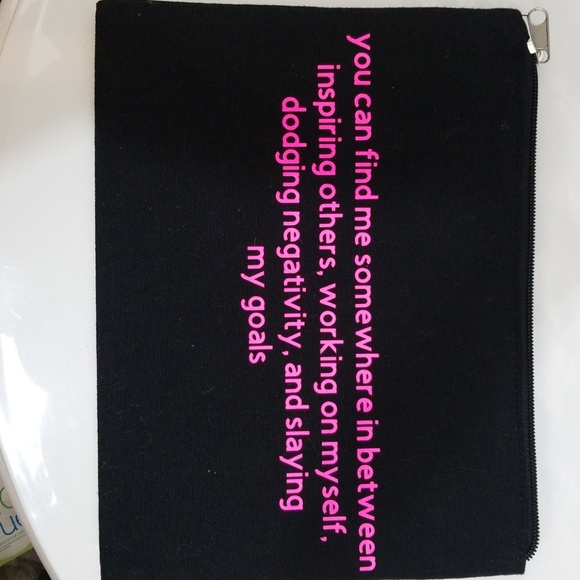 Cosmetic bag black and pink - Picture 3 of 3